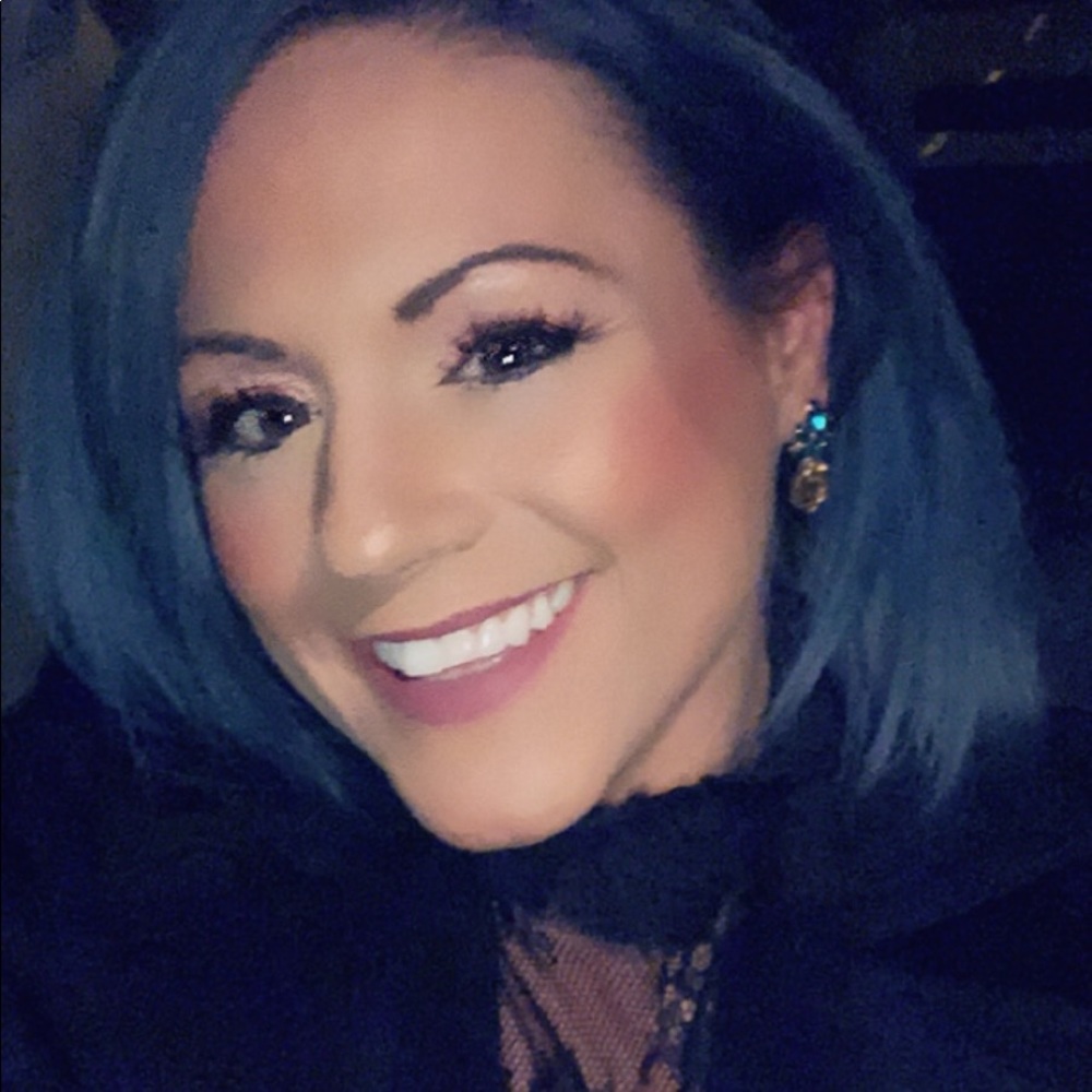 Meet your Posher, Valerie